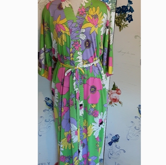 True Vintage Robe. - Picture 2 of 8